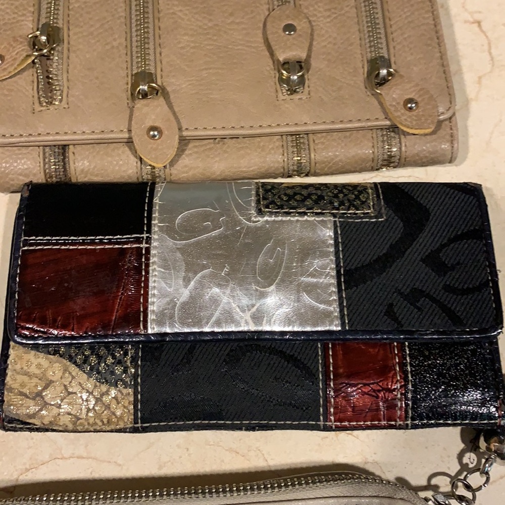 Wallets - Picture 3 of 5